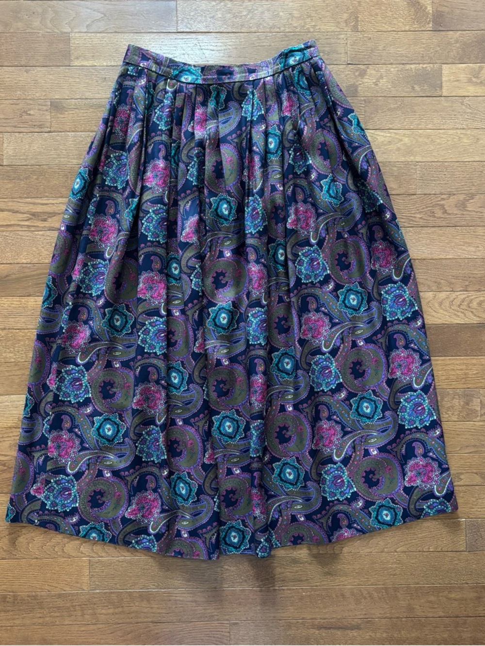 Vintage Susan Bristol Pleated Paisley Print Satin Midi Skirt